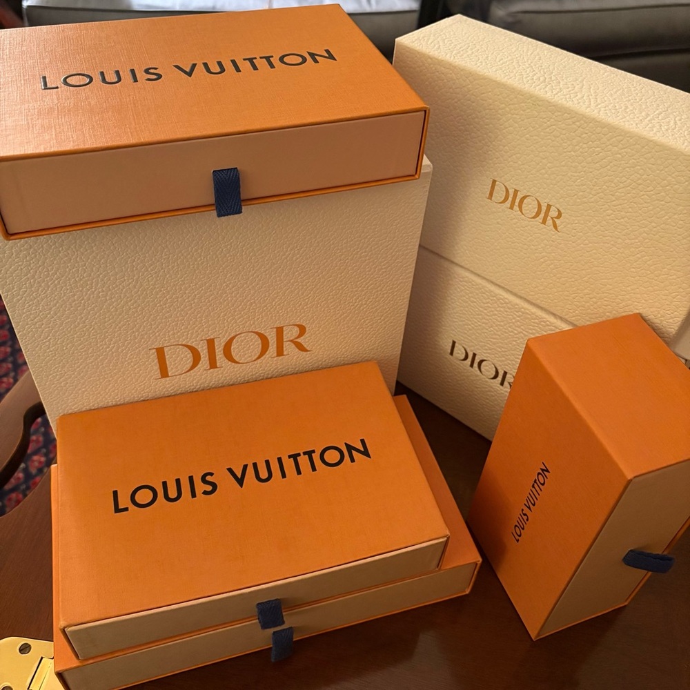 Louis Vuitton or Dior Box or Dustbag for $75 = 1 chance to win LV Vernis Tote - Picture 3 of 16